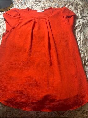 Vine & Love Red Pleated Short-Sleeve Blouse